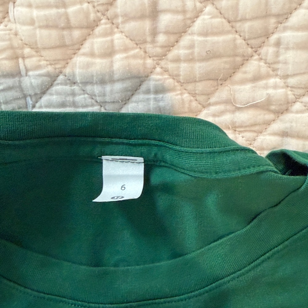 lululemon athletica Green Long Sleeve Love Tee- Size 6 - Picture 2 of 3